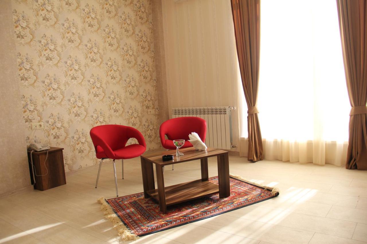 Moon Light Hotel Tbilisi Ngoại thất bức ảnh